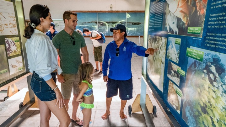 11 - LoRes - Isla Contoy Tour - Guide tour-1