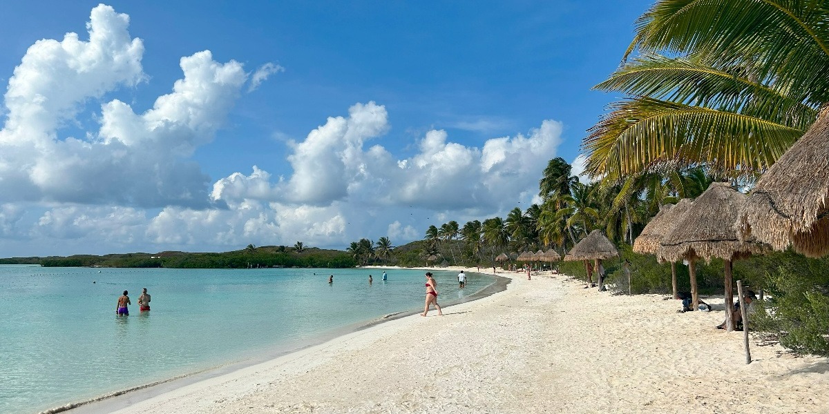 Isla Contoy beach with few people